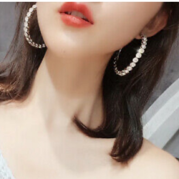 New 18k Gold plated Hoop Earrings - Picture 5 of 5